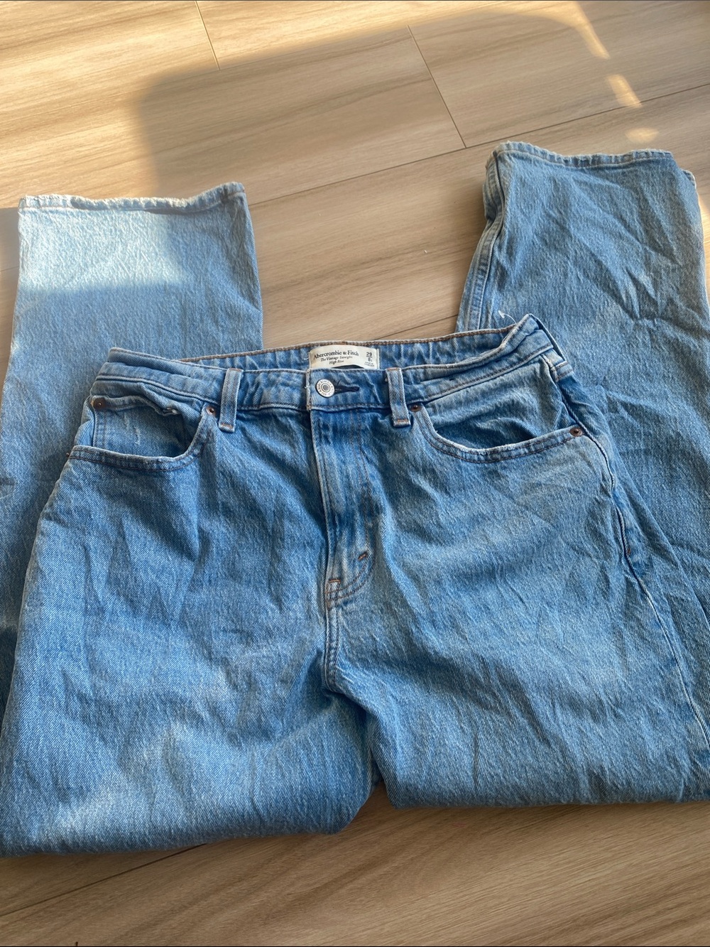 ABERCROMBIE & FITCH the vintage straight high rise